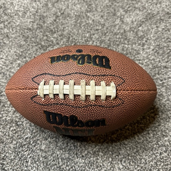 Wilson NFL Junior Touchdown Football WTF1694  Pre-Owned Condition - Picture 2 of 6
